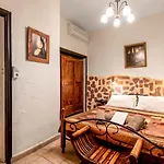 Spot Ξενοδοχείο *