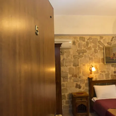 Ξενοδοχείο Spot *